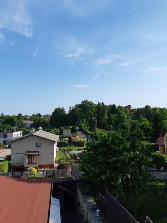 Apartman V Rodinnem Dome Jaroměř Dış mekan fotoğraf